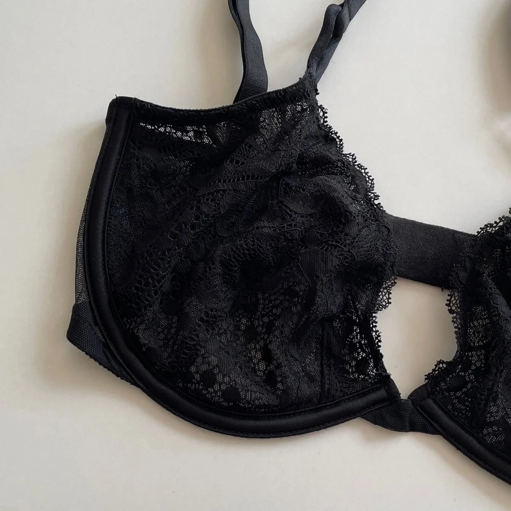 Victoria’s Secret Lace Bra Unlined Demi Underwire Non Padded Bra Black